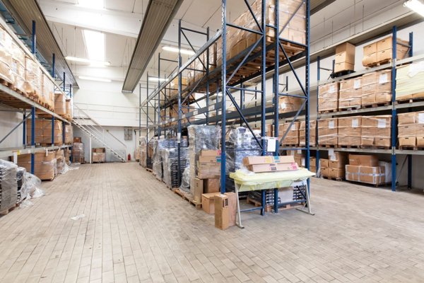 capannone in vendita a Segrate