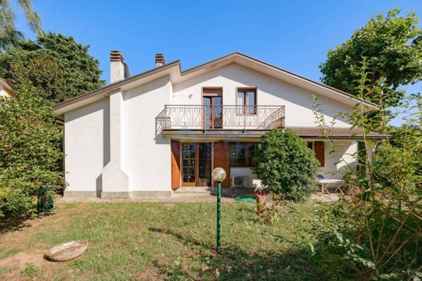 casa indipendente in vendita a Segrate