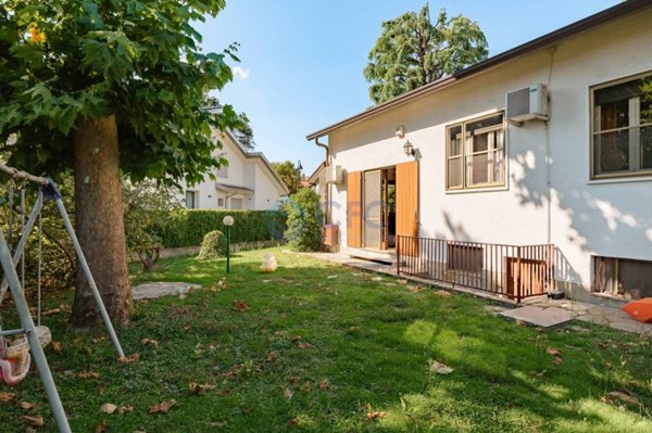 casa indipendente in vendita a Segrate