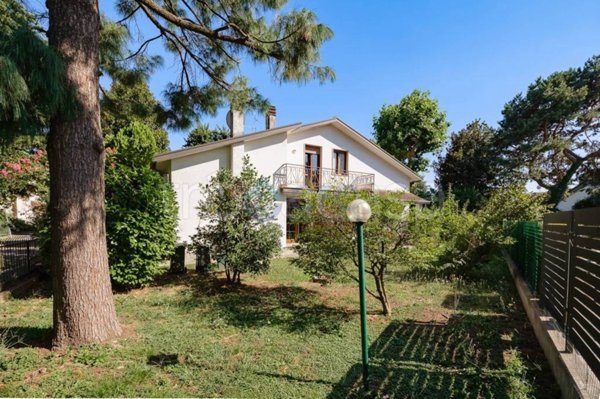 casa indipendente in vendita a Segrate