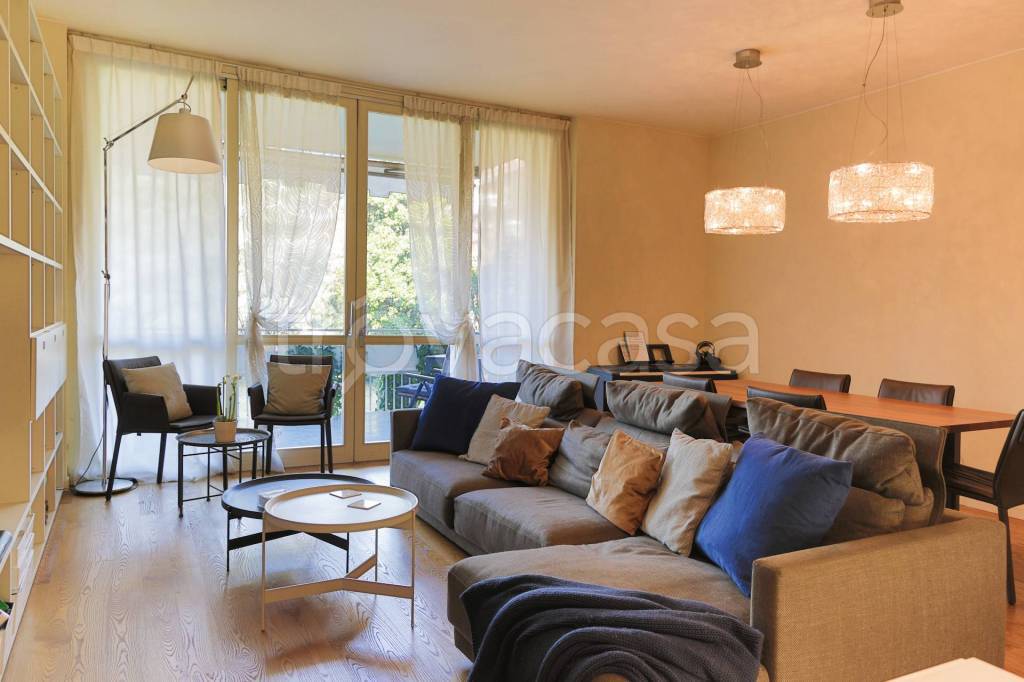 appartamento in vendita a Segrate in zona Milano 2