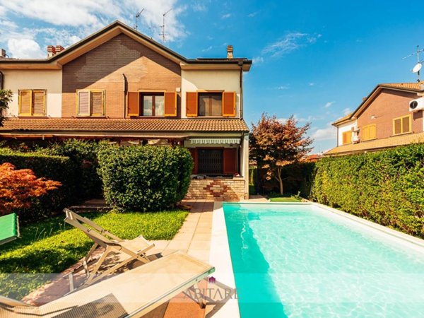 casa indipendente in vendita a Segrate