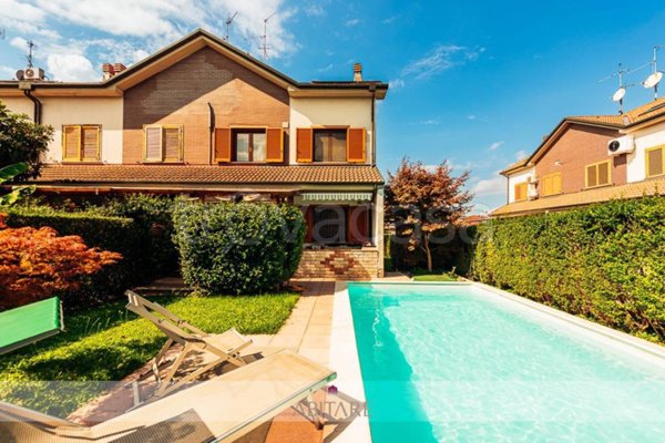 casa indipendente in vendita a Segrate