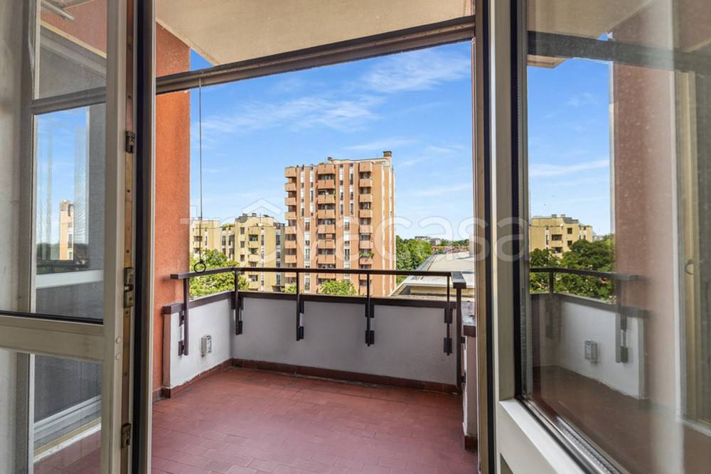 appartamento in vendita a Segrate in zona Redecesio