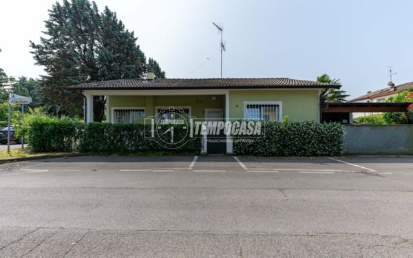 casa indipendente in vendita a Segrate