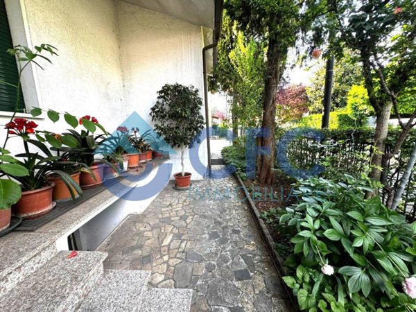 casa indipendente in vendita a Segrate