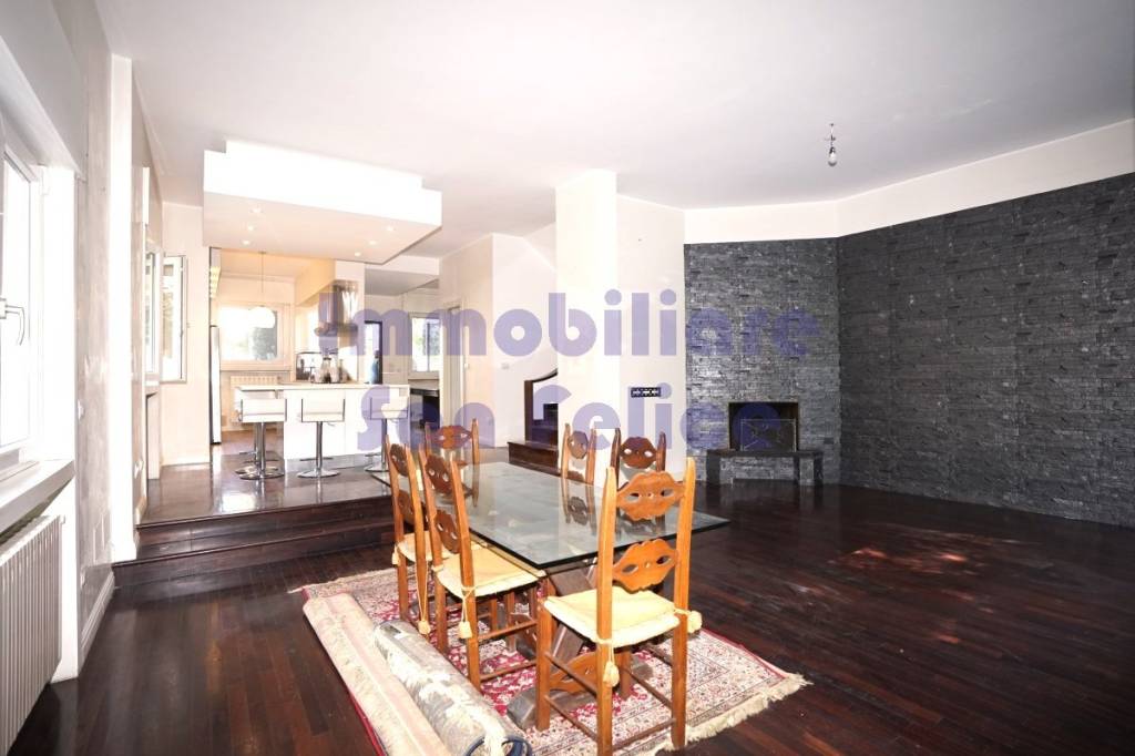 casa indipendente in vendita a Segrate in zona Milano San Felice