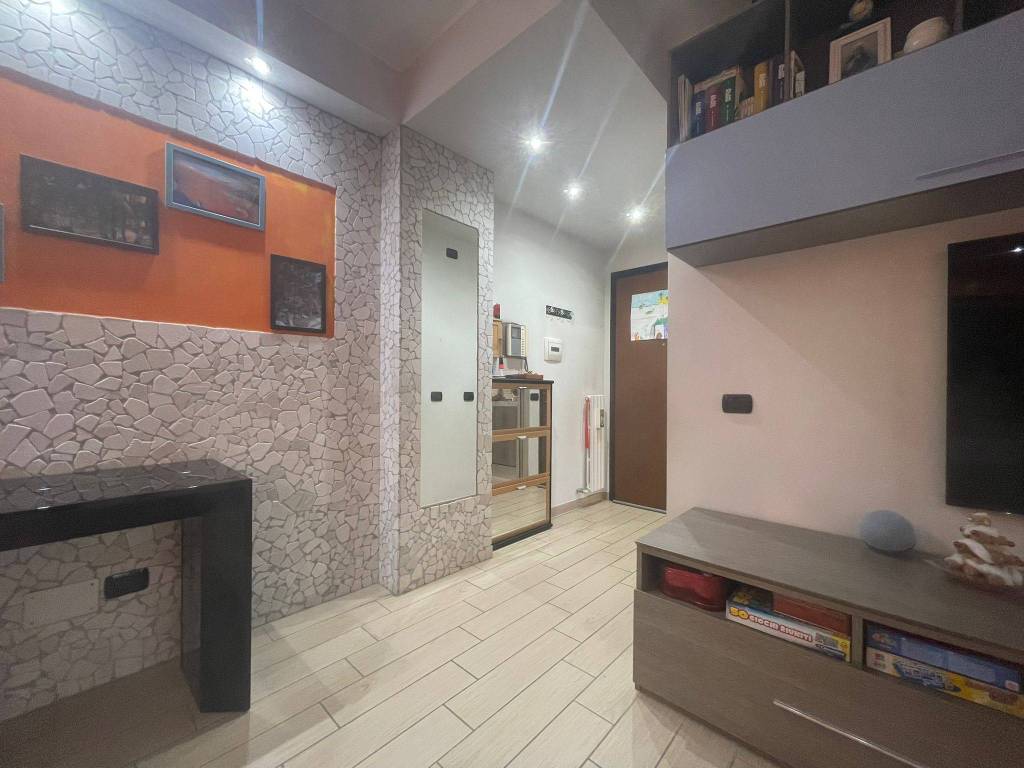appartamento in vendita a Segrate in zona Redecesio