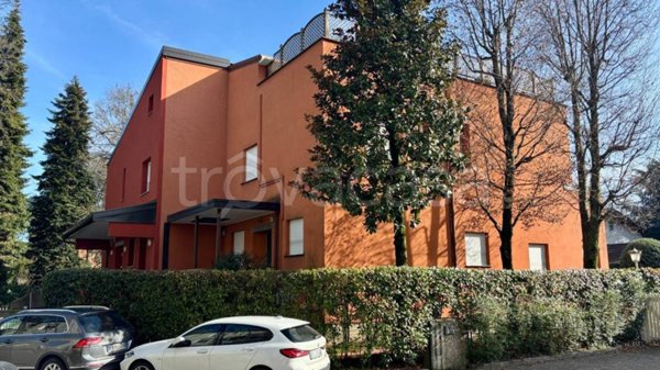 casa indipendente in vendita a Segrate