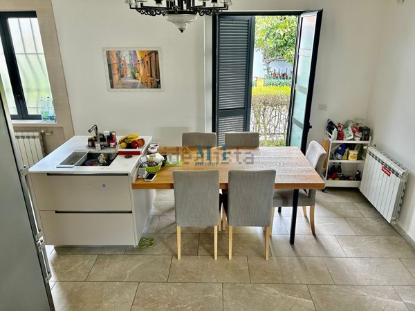 casa indipendente in vendita a Segrate