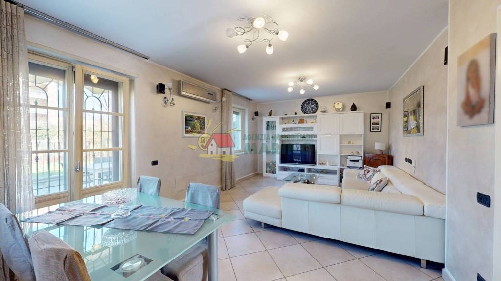 casa indipendente in vendita a Segrate