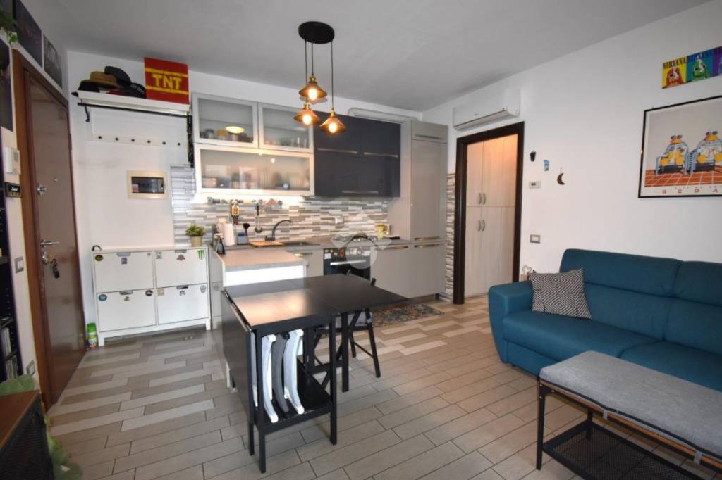 appartamento in vendita a Segrate in zona Novegro