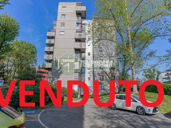 appartamento in vendita a Segrate in zona Novegro