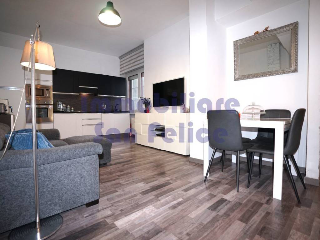 appartamento in vendita a Segrate in zona Novegro