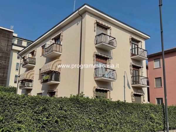 appartamento in vendita a Segrate in zona Redecesio