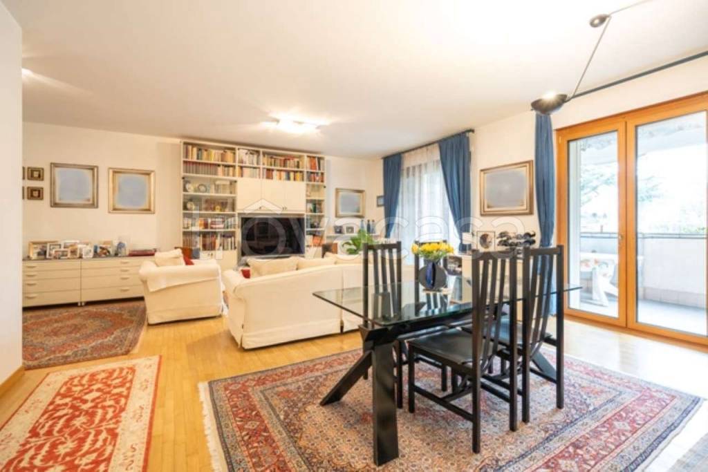 appartamento in vendita a Segrate in zona Milano 2