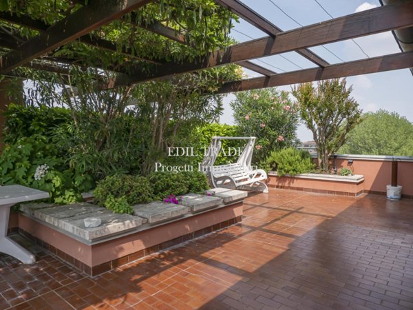 appartamento in vendita a Segrate in zona Milano 2