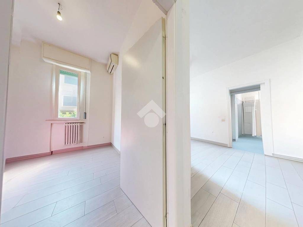 appartamento in vendita a Segrate in zona Redecesio