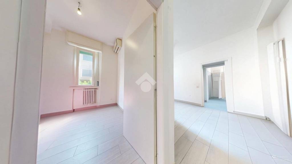 appartamento in vendita a Segrate in zona Redecesio