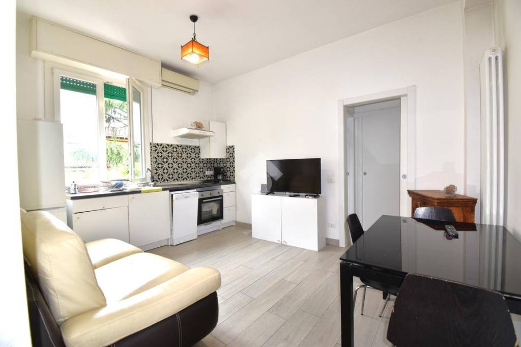 casa indipendente in vendita a Segrate in zona Redecesio