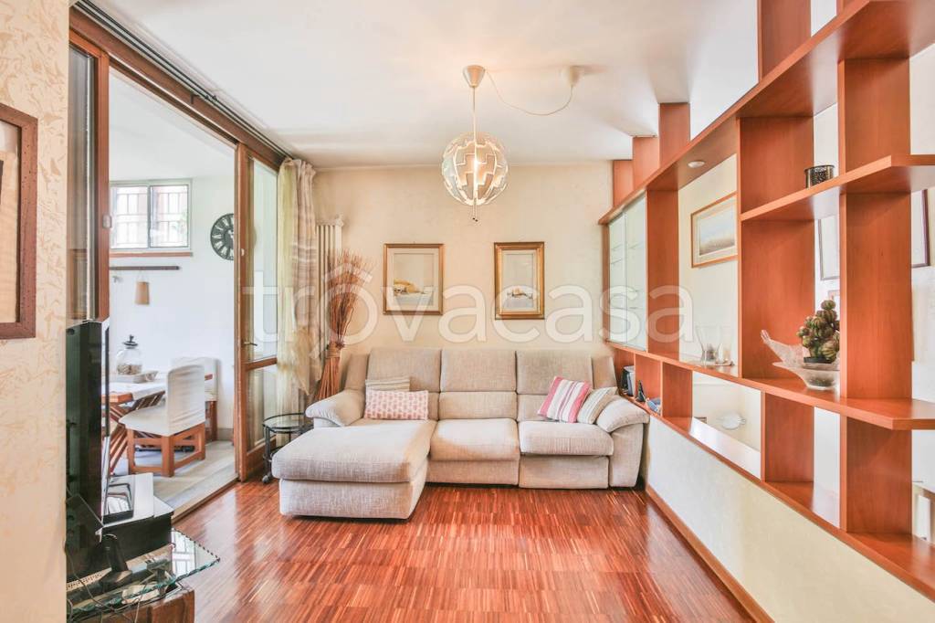 appartamento in vendita a Segrate in zona Lavanderie