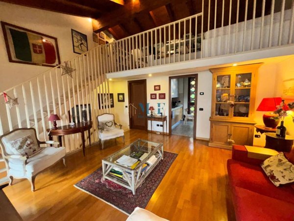 casa indipendente in vendita a Segrate in zona Rovagnasco