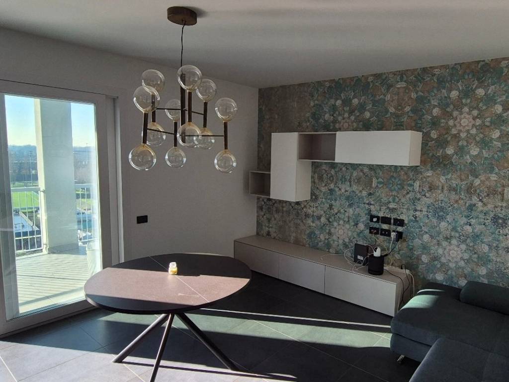 appartamento in vendita a Segrate in zona Redecesio