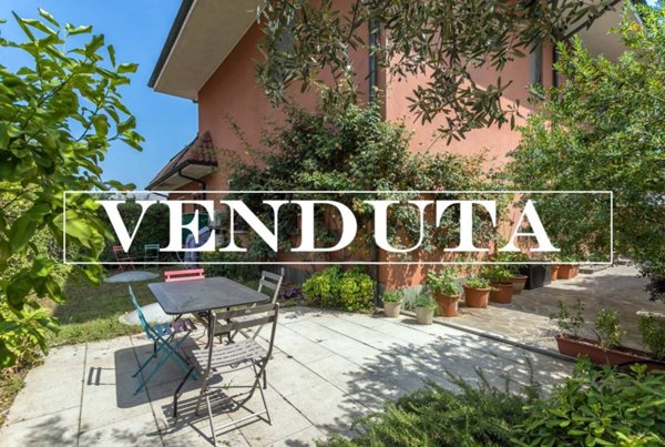 appartamento in vendita a Segrate in zona Redecesio
