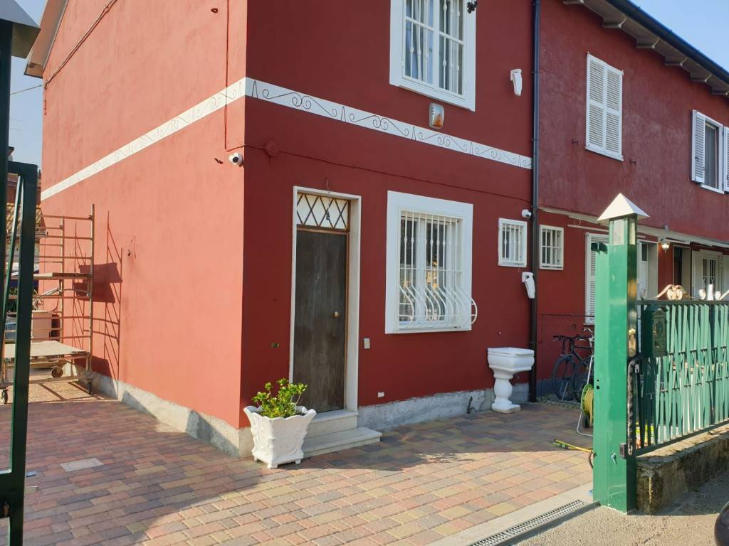 casa indipendente in vendita a Segrate
