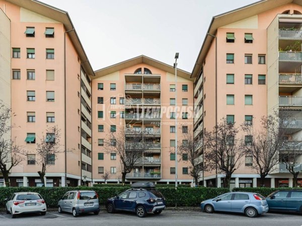 appartamento in vendita a Segrate in zona Redecesio