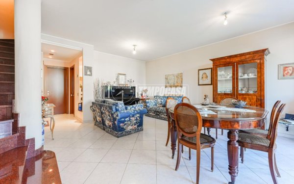 casa indipendente in vendita a Segrate in zona Lavanderie