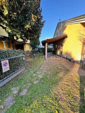 casa indipendente in vendita a Segrate