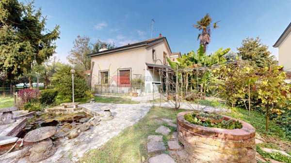 casa indipendente in vendita a Segrate