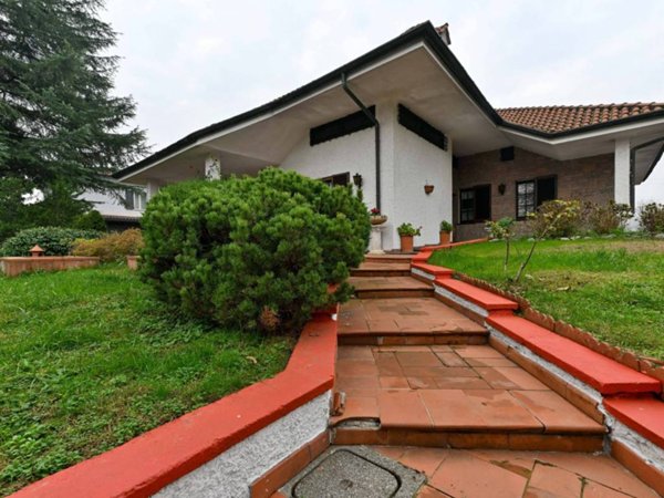 casa indipendente in vendita a Segrate