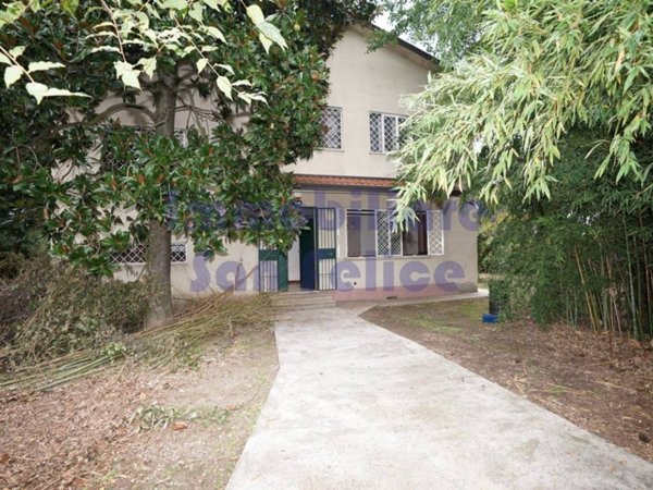 casa indipendente in vendita a Segrate