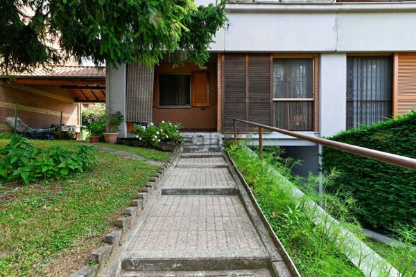 casa indipendente in vendita a Segrate