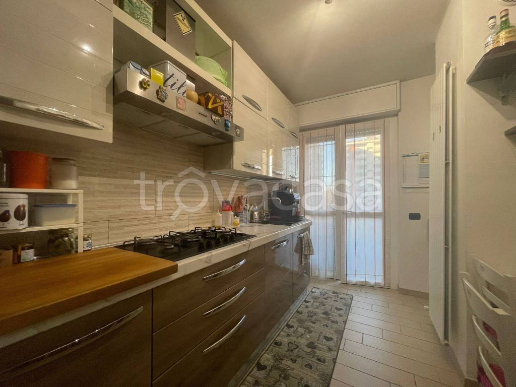 appartamento in vendita a Segrate in zona Redecesio