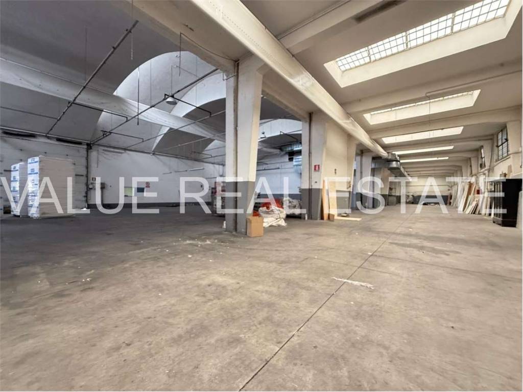 capannone in vendita a Segrate