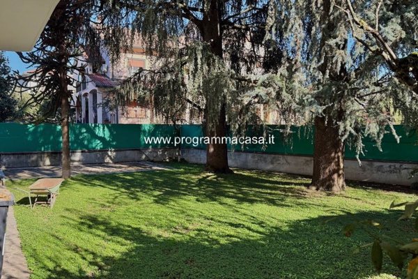 casa indipendente in vendita a Segrate