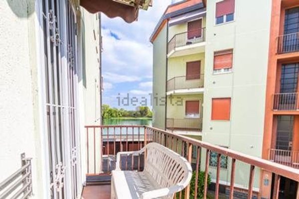 appartamento in vendita a Segrate in zona Redecesio