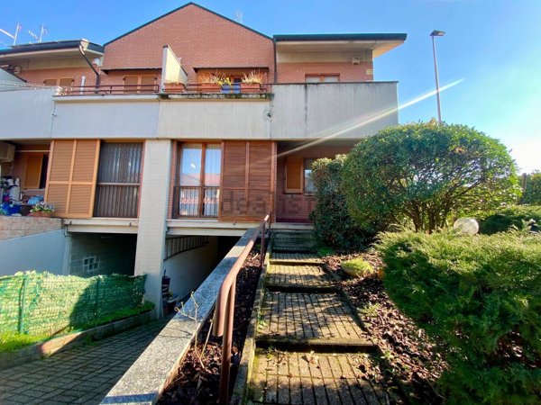 casa indipendente in vendita a Segrate