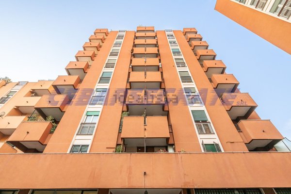 appartamento in vendita a Segrate in zona Redecesio