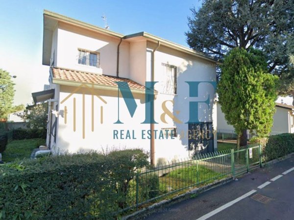 casa indipendente in vendita a Segrate