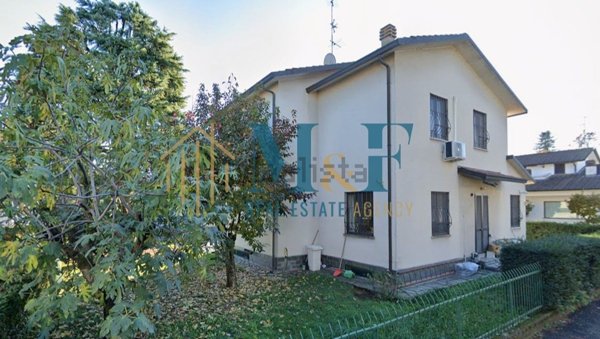 casa indipendente in vendita a Segrate