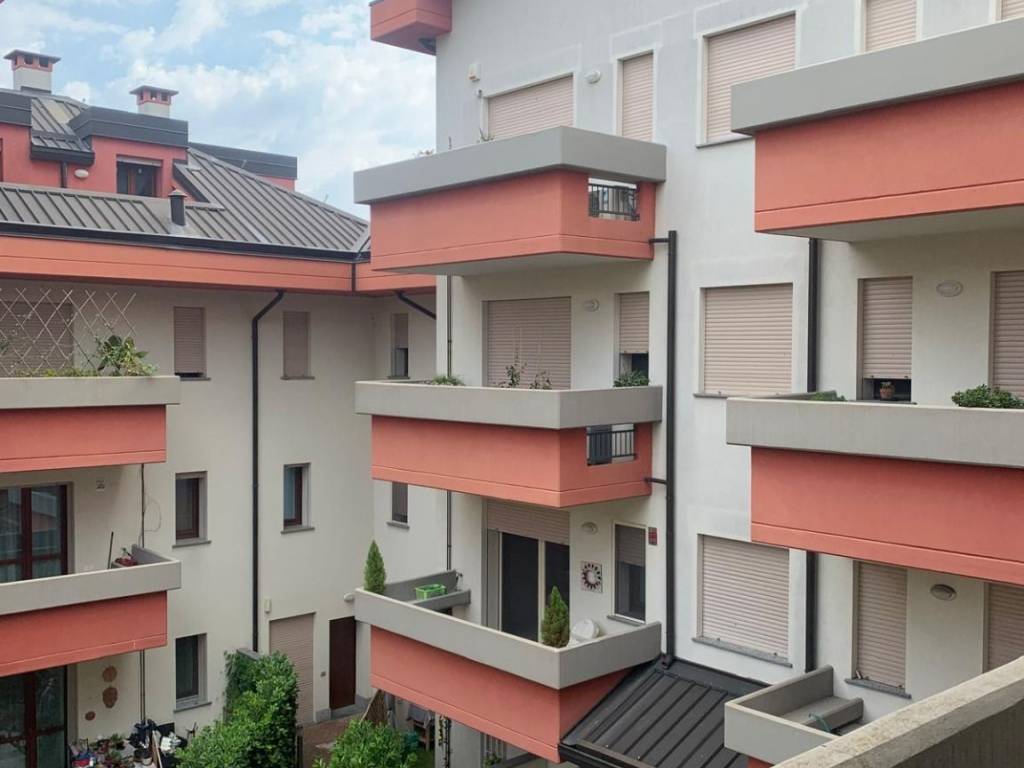 appartamento in vendita a Segrate in zona Novegro