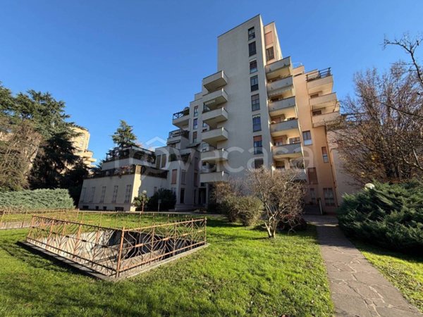appartamento in vendita a Segrate in zona Milano 2