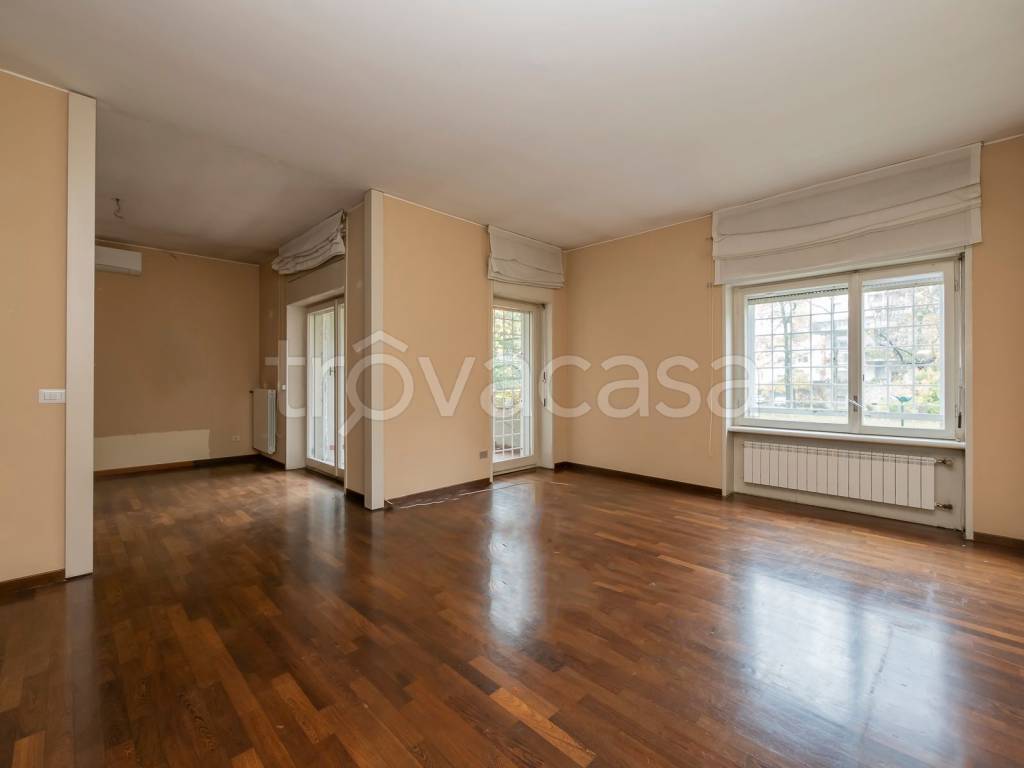 appartamento in vendita a Segrate in zona Novegro