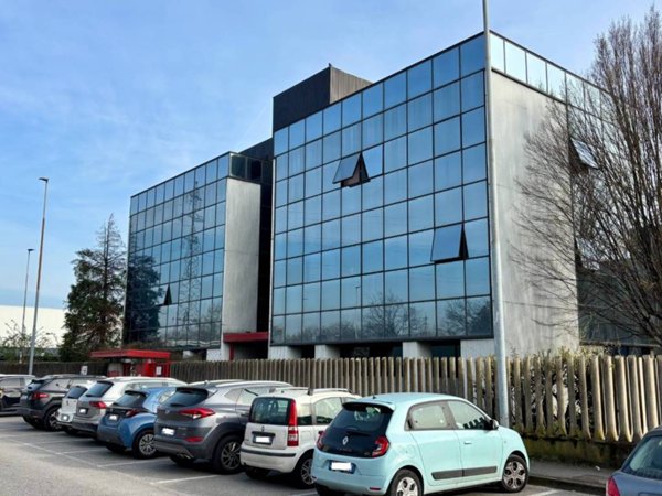 ufficio in vendita a Segrate