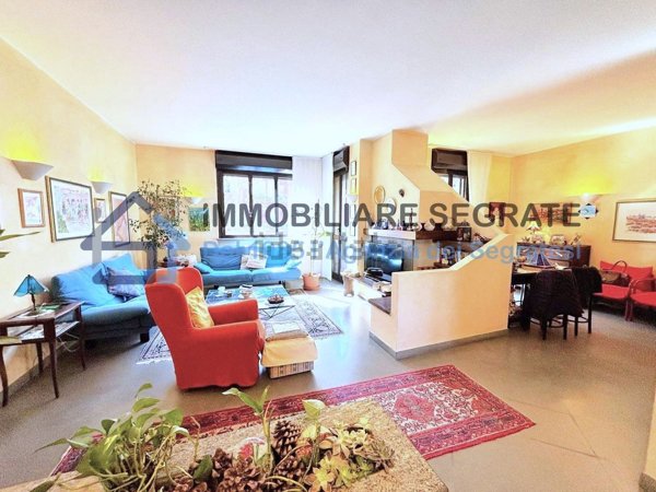 appartamento in vendita a Segrate in zona Redecesio