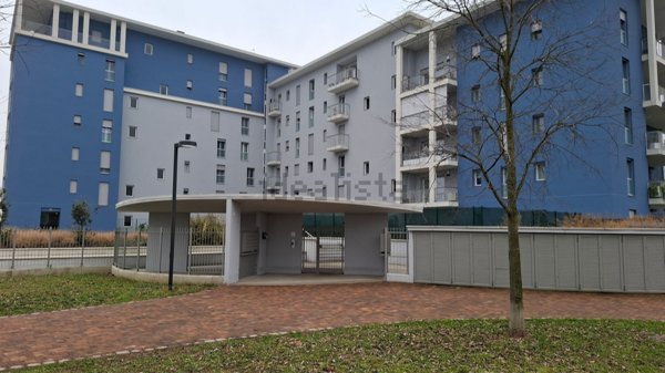 appartamento in vendita a Segrate in zona Redecesio